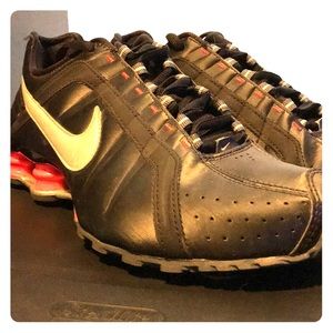 Brand new size 9 Nike shocks women’s